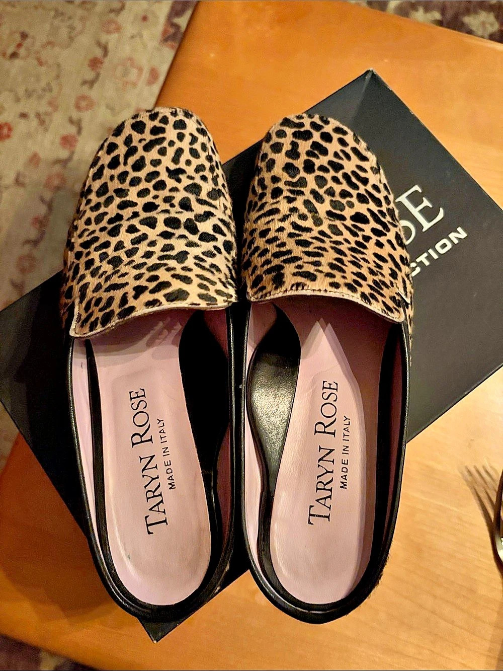 Taryn Rose Kasia 677 Leopard Pony Hair Flats US 7